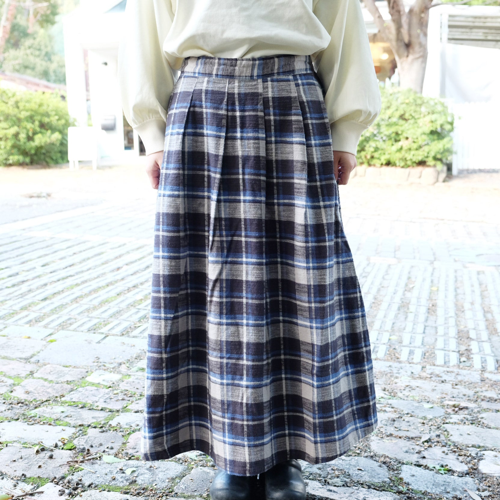 D.M.G マキシ丈スカート 17-0530T ブルーチェック – Osmund Drive