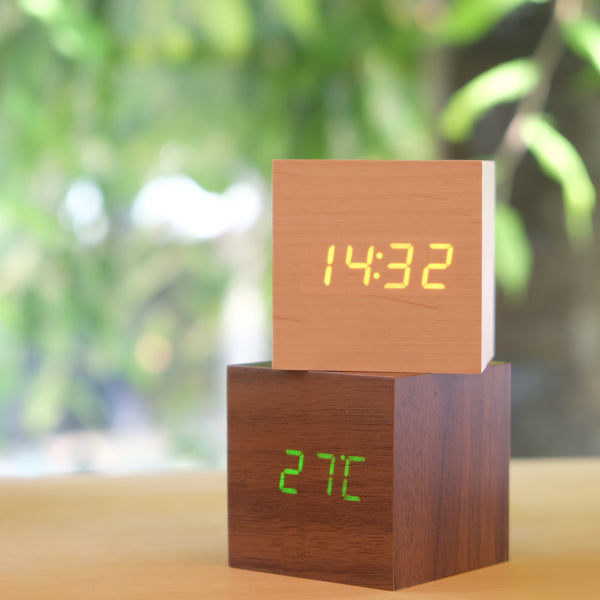 Cube Click Clock キューブクリッククロック　デジタル時計　置き時計　目覚まし時計　