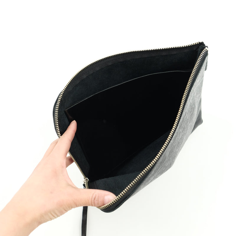 7iro D POUCH ディーポーチ　クラッチバッグ  BLACK