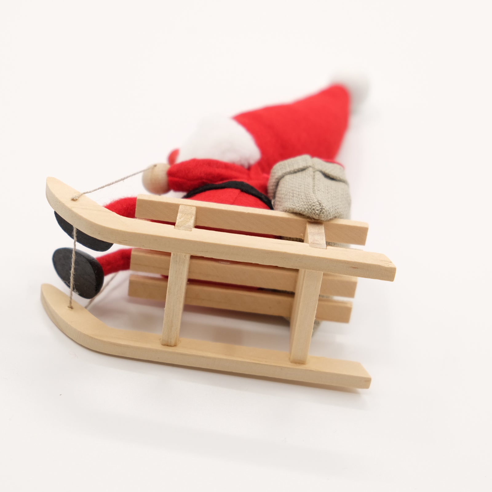 NORDIKA NISSE ノルディカ ニッセ そりに乗ったサンタ / レッド 木製
