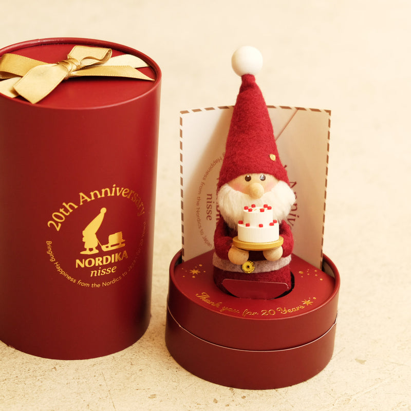 NORDIKA nisse ノルディカ ニッセ　20th Celebration　ケーキを持ったサンタ 2025年