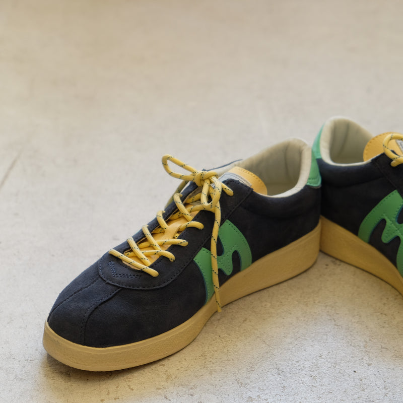KARHU　カルフ　TRAMPAS　INDIA/ABSINTHE スニーカー