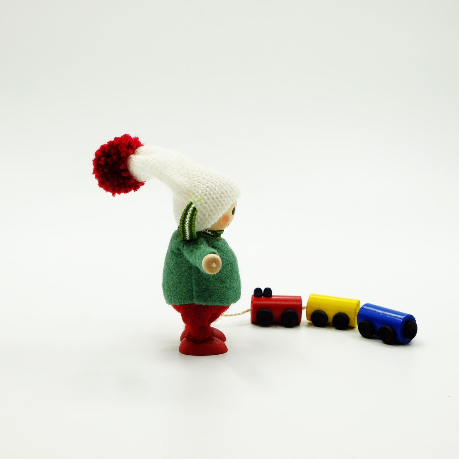 Nordika Nisse ノルディカニッセ 車のおもちゃを運ぶ男の子 joy to the