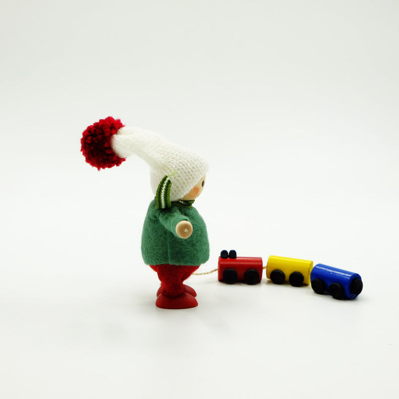 Nordika Nisse ノルディカニッセ 車のおもちゃを運ぶ男の子　joy to the world　木製人形