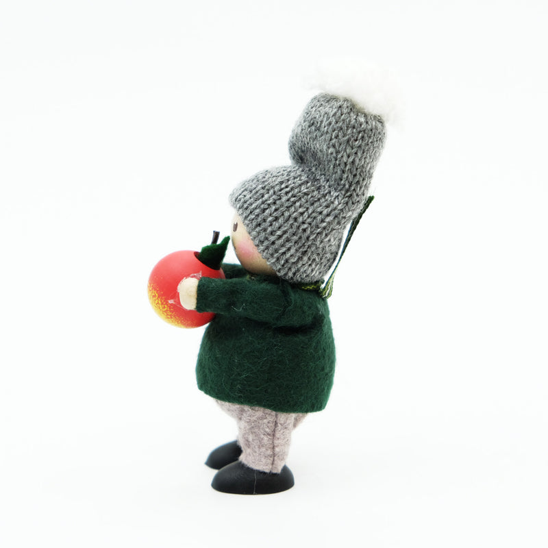 NORDIKA nisse ノルディカ ニッセ　リンゴを持った男の子  Nordic Forest　boy