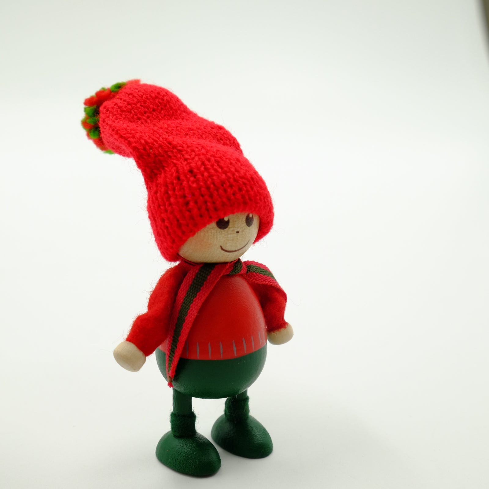 ビンテージ、ノラ・ウィリングス カナダ警察の赤い制服の布製人形 35cm ビンテージ、ノラ・ウィリングス カナダ警察の赤い制服の布製人形 35cm