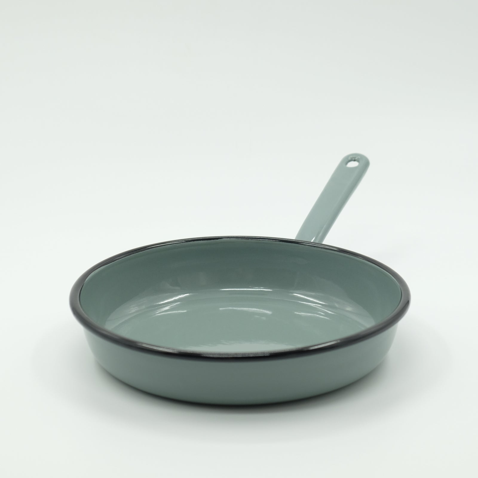 Flying Pan HERE by DETAIL ホーローフライパン – Osmund Drive